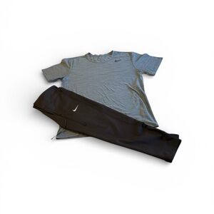 Nike women’s Heather Blue Tee and Black Leggings